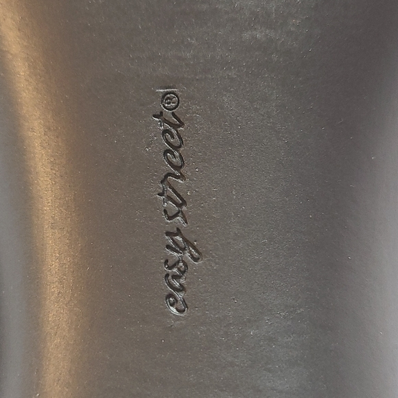 Easy Street Women's Purpose Slip-on, Brown, 9X Wide - Picture 5 of 11